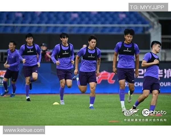 中超升级附加赛精彩对决卓尔与绿城争夺最后名额的激烈战斗