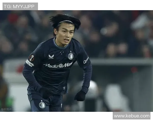 1-2，28岁日本球星破门难救主，42岁范佩西率队2连败+丢第一宝座