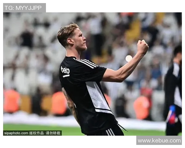 埃切韦里冬窗回河槽？记者：生意人和曼城都没有进行相关评论